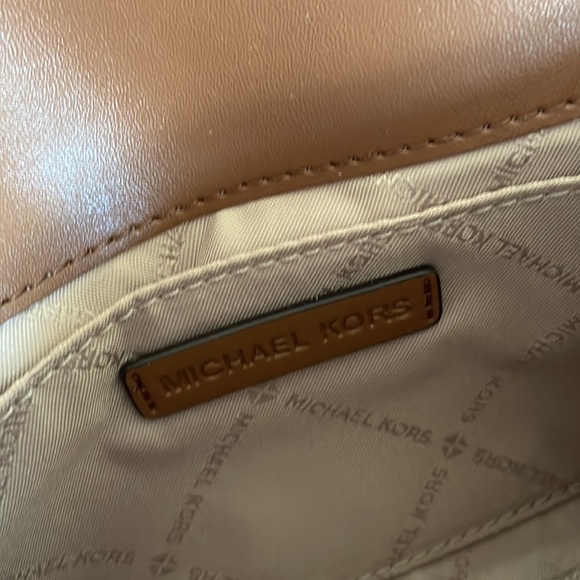 Brand New Michael Kors Large Chain Crossbody Clutch Purse in Brown & Luggage - Picture 14 of 16